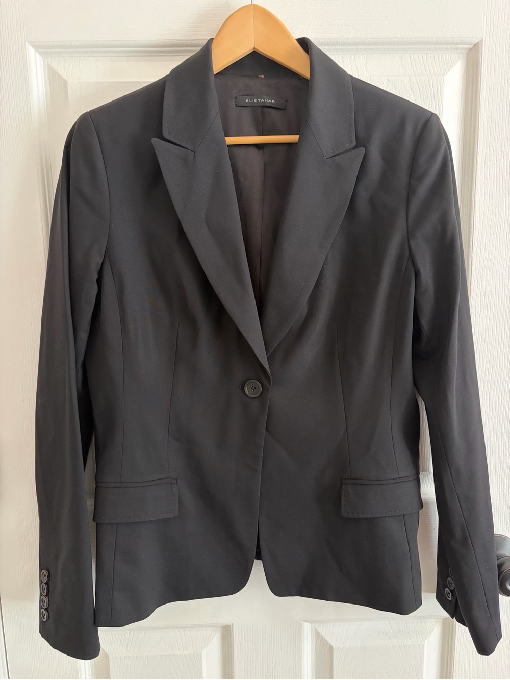 Elie Tahari - Designer Black Tailored Single-Button Blazer - 96% Virgin Wool - 0